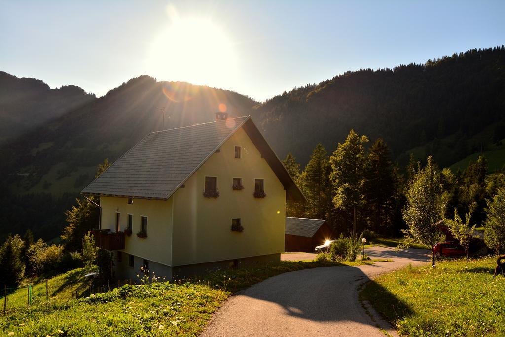 Apartments Pri Marjetki Церкно Екстер'єр фото
