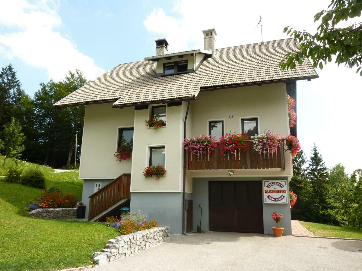 Apartments Pri Marjetki Церкно Екстер'єр фото