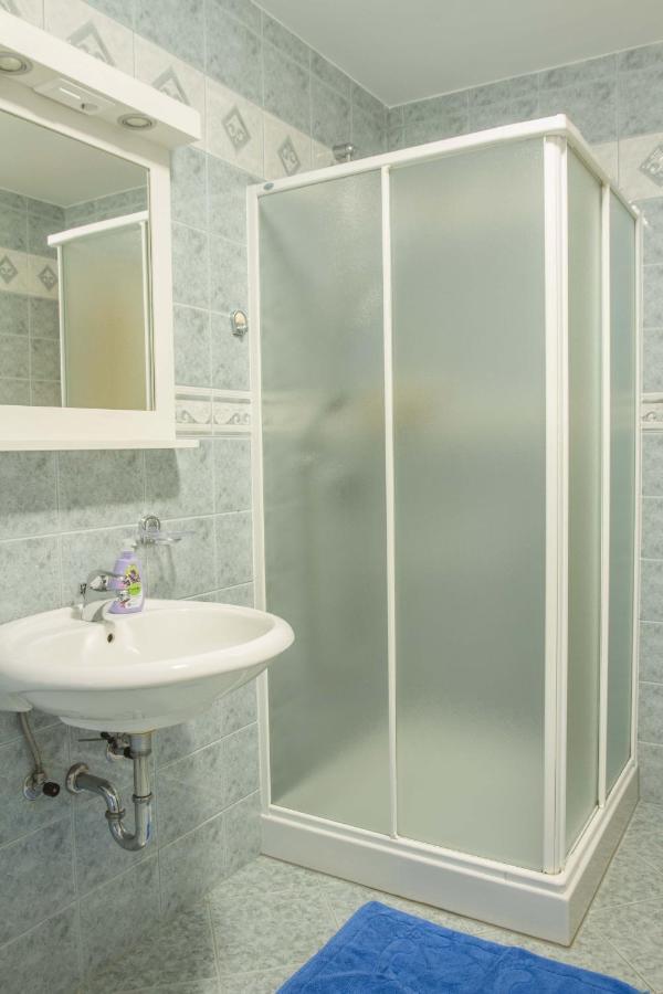 Apartments Pri Marjetki Церкно Екстер'єр фото